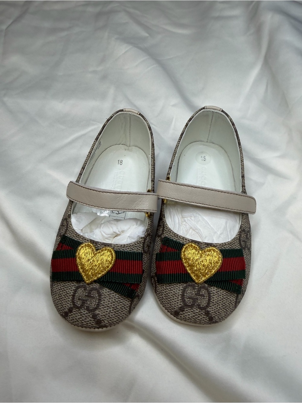 Gucci Beige/Tan Kids Mary Jane Shoes with Gold Heart